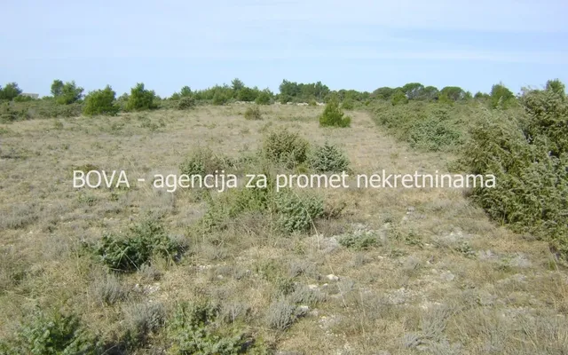 Земельный участок в Нин