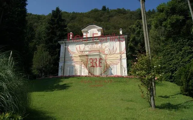 Вилла в Арона