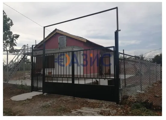 Дом в Карнобат