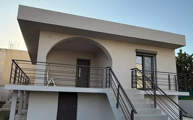 Отдельный дом в National Bank of Greece