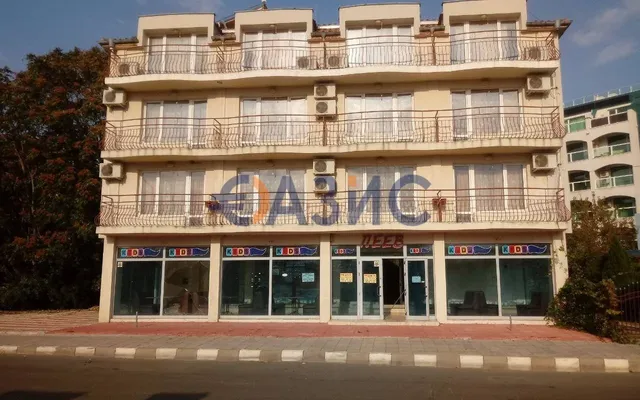 Отель в Равда