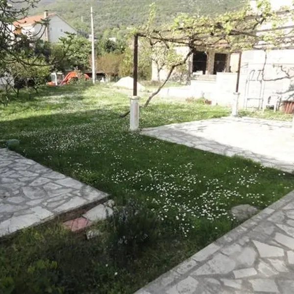 Отдельный дом в Тиват, фото 1