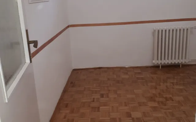 Студия в Белград