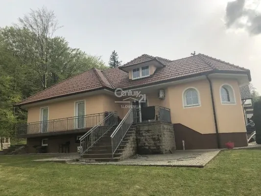Отдельный дом в Словенска Быстрица