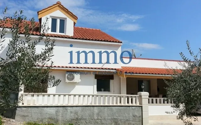 Вилла в Брач