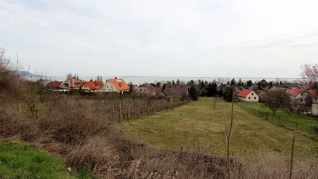 Земельный участок в Balatongyörök