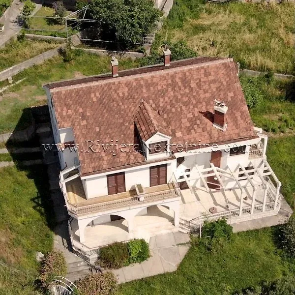 Вилла в Херцег-Нови, фото 1
