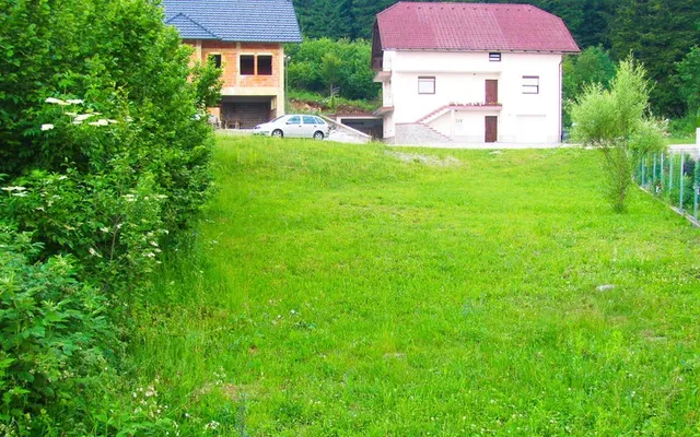 Земельный участок в Логатец