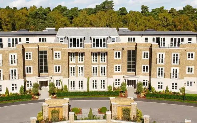 Kingswood Apartments in Ascot