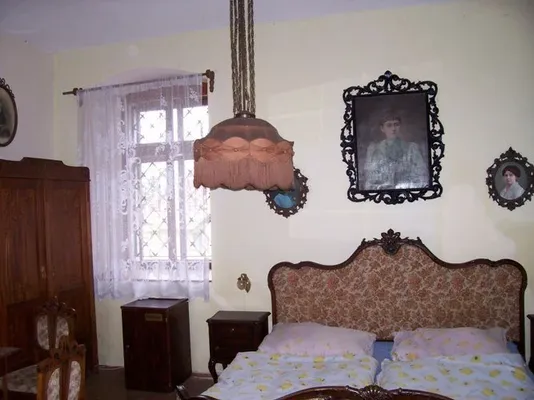 Отель в Берун