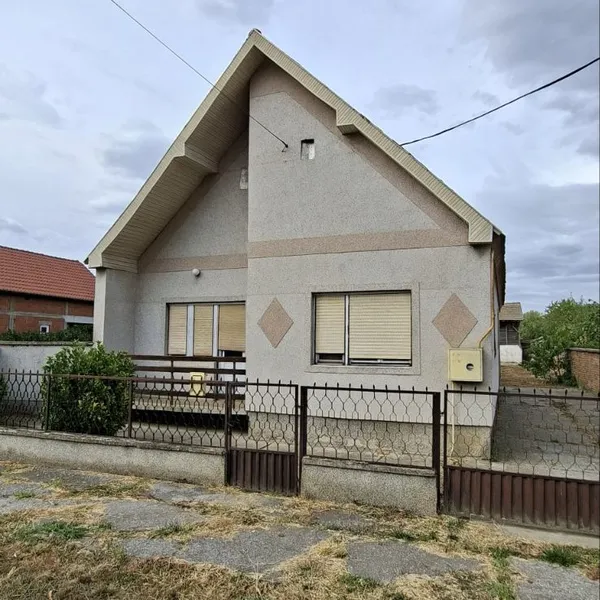 Дом в Зренянин, фото 1