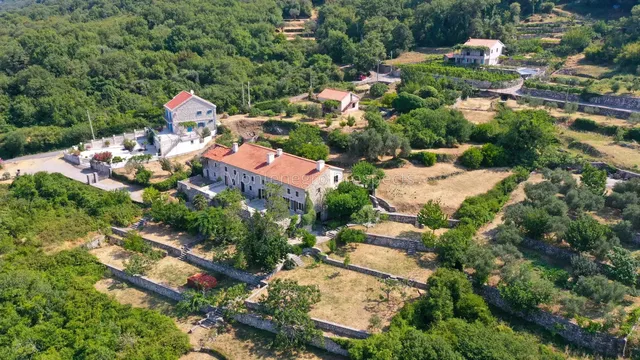 Вилла в Челобрдо