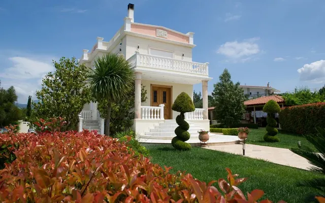 Вилла в Лутраки