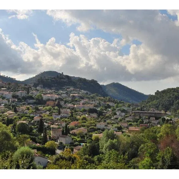 Вилла в Турет-Леван, фото 1