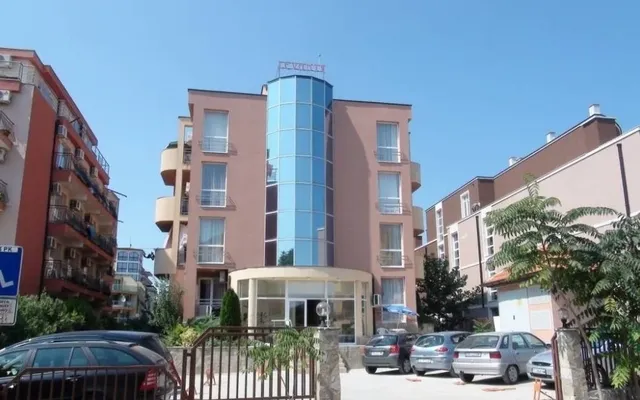 Студия в Равда