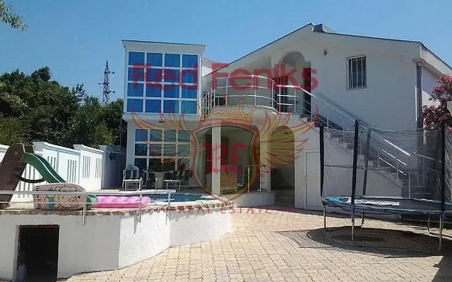 Дом в Добра Вода