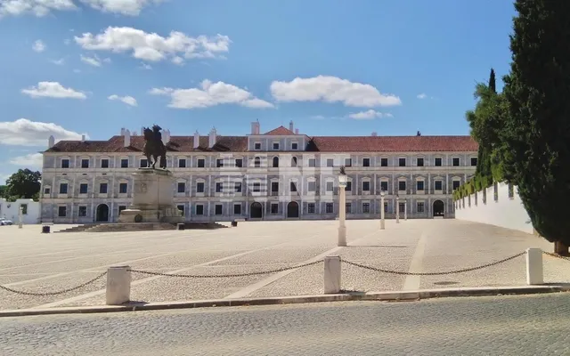 Отель в Каштелу-Бранку