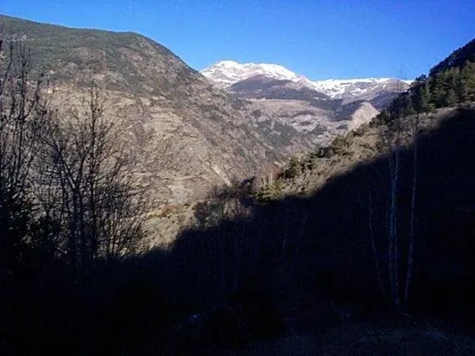 Земельный участок в Энкамп