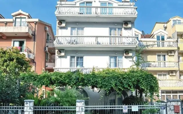 Отель в Будва
