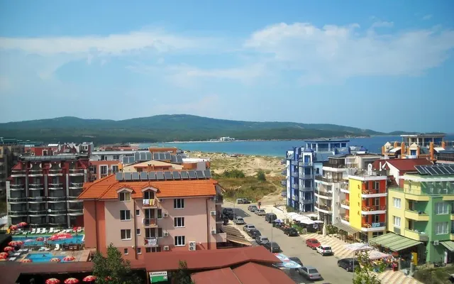 Отель в Приморско