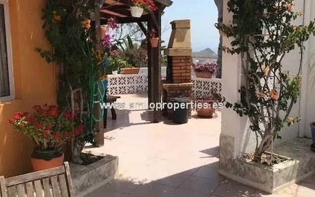 Дом в Арон