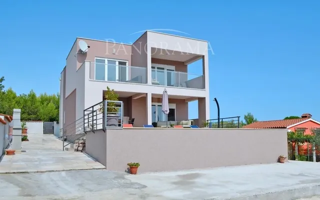 Дом в Медулин