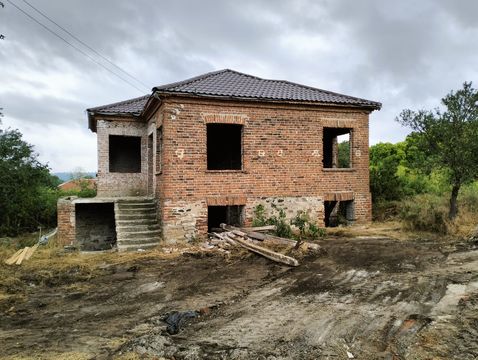 Дом в Карнобат