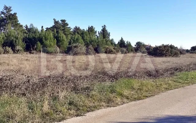 Земельный участок в Нин