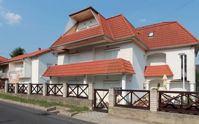 Отель в Хевиз