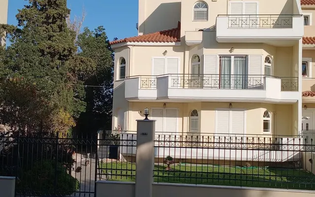 Отдельный дом в National Bank of Greece