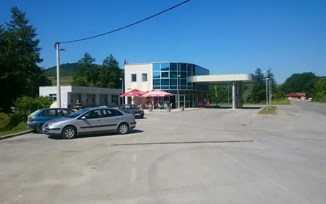Сфера услуг в Велика Кладуса