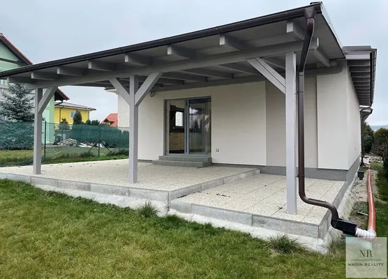 Дом в Нова Роле