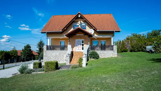 Дом в Рези