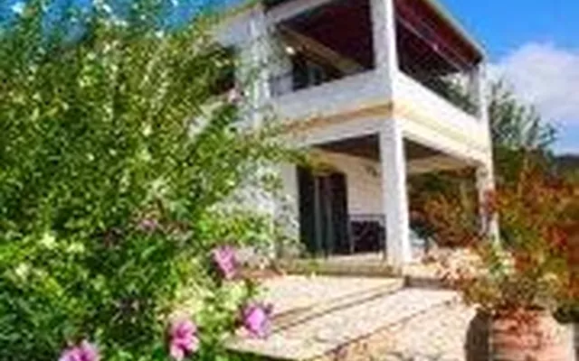 Вилла в Агиос-Георгиос-Пагон