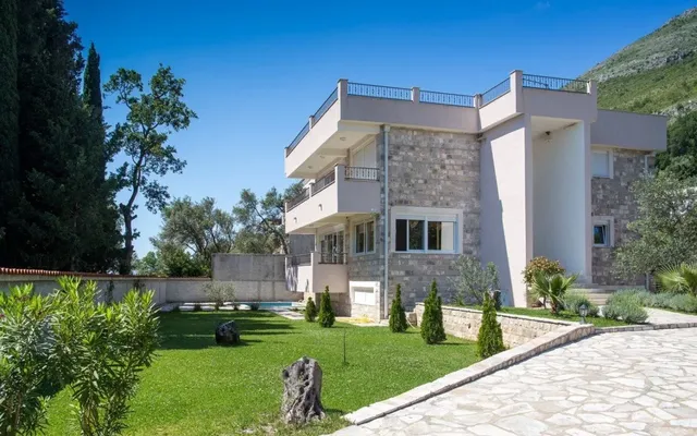 Вилла в Режевичи