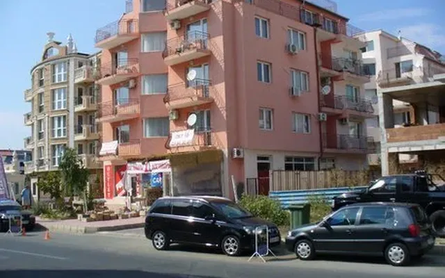 Студия в Равда