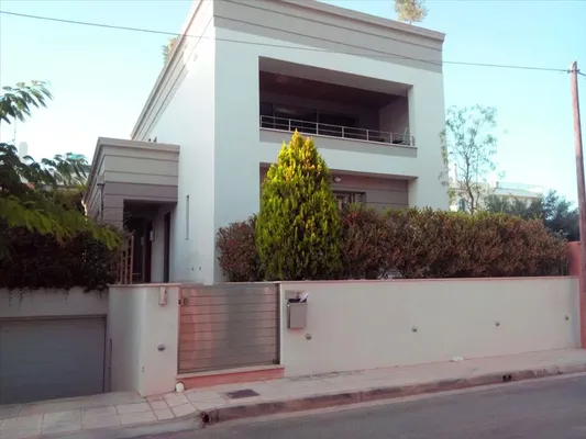 Отдельный дом в National Bank of Greece