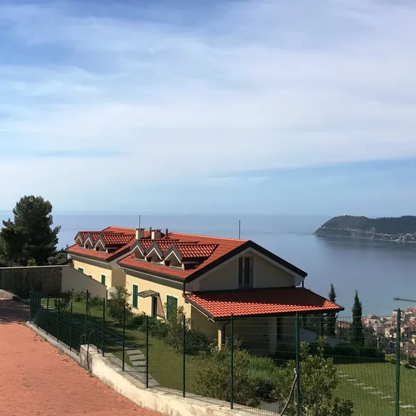 Вилла в Алассио, фото 1