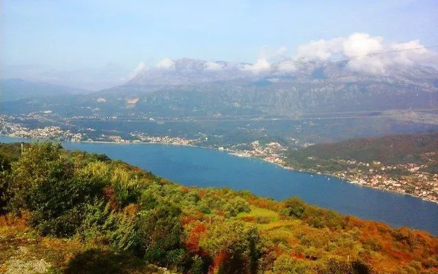 Земельный участок в Тиват
