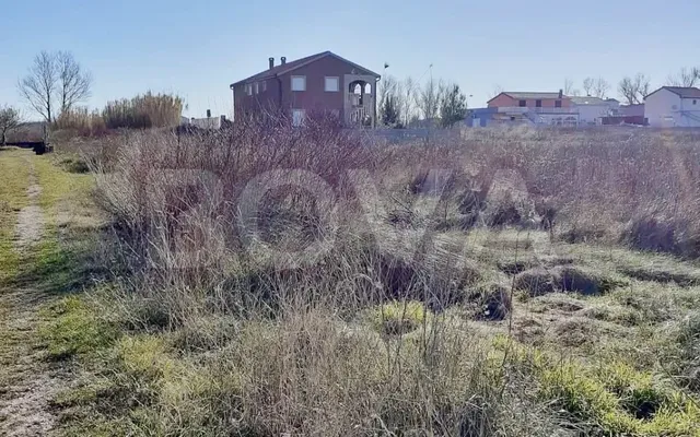 Земельный участок в Нин