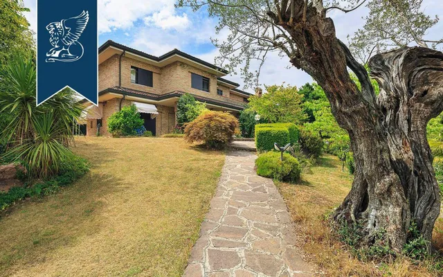 Вилла в Тираго