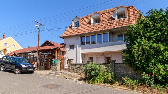 Отель в Хевиз