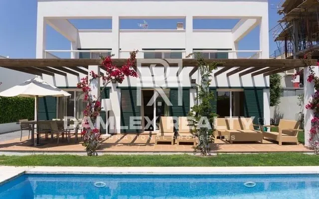 Вилла в Сан-Фелиу-де-Гишольс