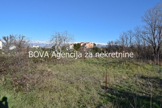 Земельный участок в Нин