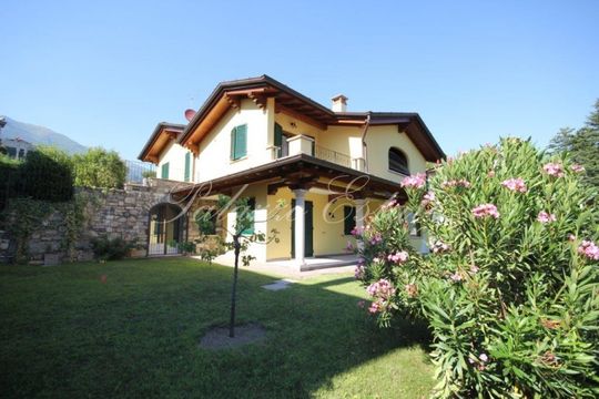 Вилла в Лавено