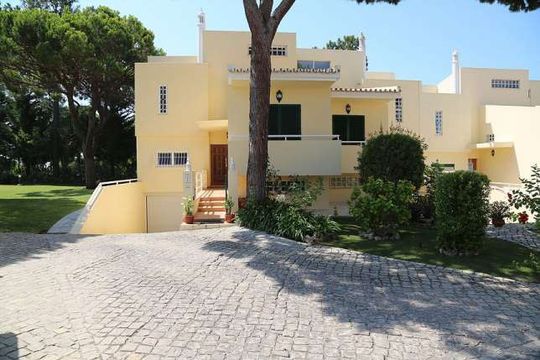 Таунхаус в Виламура