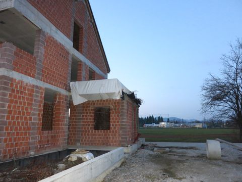 Дом в Врхника