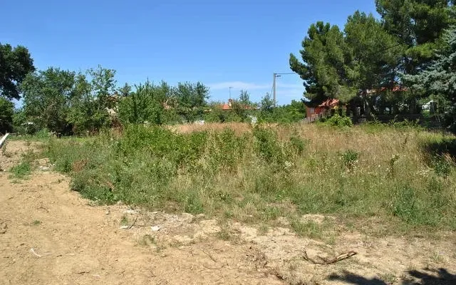 Земельный участок в Коломбан