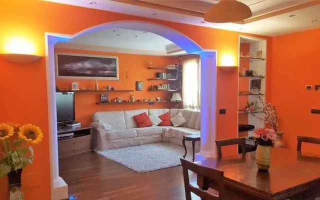 Вилла в Империя
