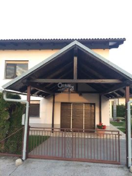 Таунхаус в Хоче